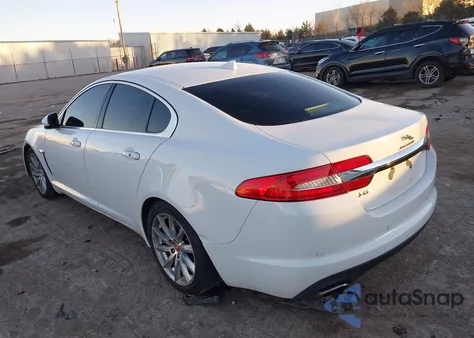 2015 Jaguar Xf 2.0T Premium z USA, uszkodzony, nr VIN SAJWA0FSXFPU60462